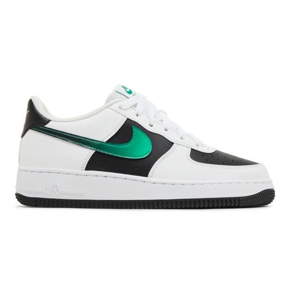 Nike Shoes - Nike
Air force 1
LV8 2’ black/white malachite’
Brand new
NWOT